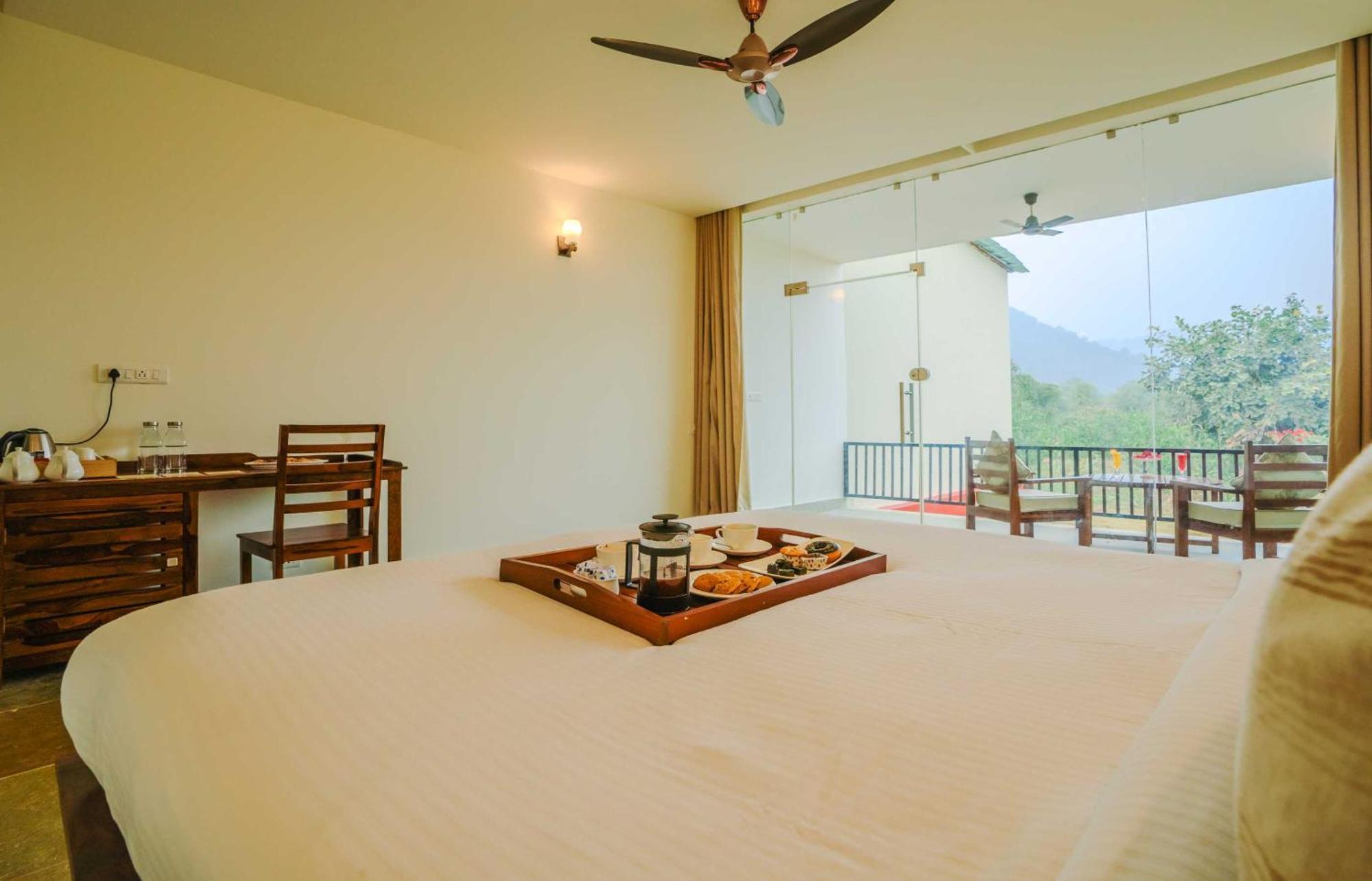 Guldaar Sariska - A Luxury Forest Resort Tehla Bagian luar foto